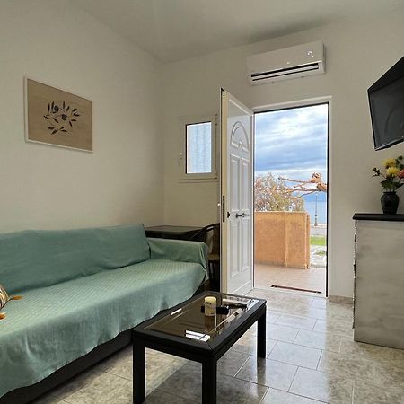 Pebble Apartments Marathias  Bagian luar foto