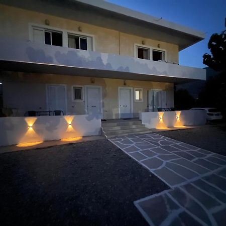 Pebble Apartments Marathias  Bagian luar foto