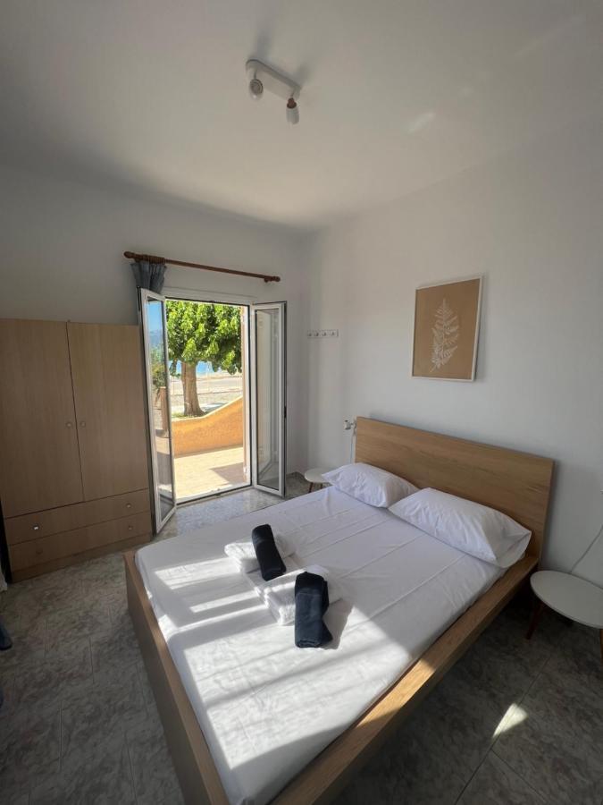 Pebble Apartments Marathias  Bagian luar foto