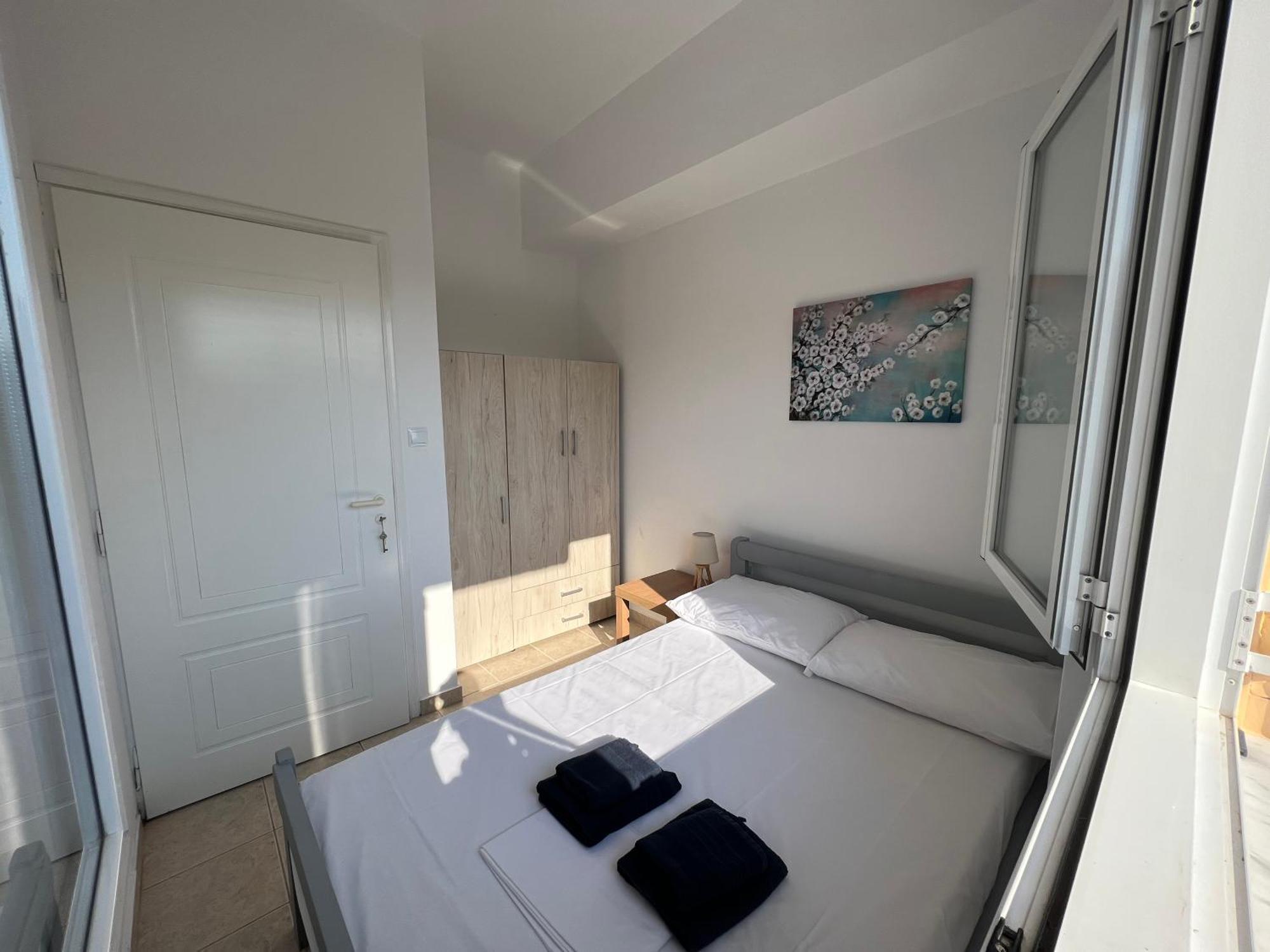 Pebble Apartments Marathias  Bagian luar foto