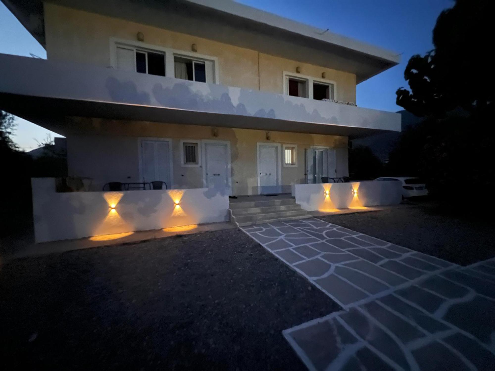Pebble Apartments Marathias  Bagian luar foto